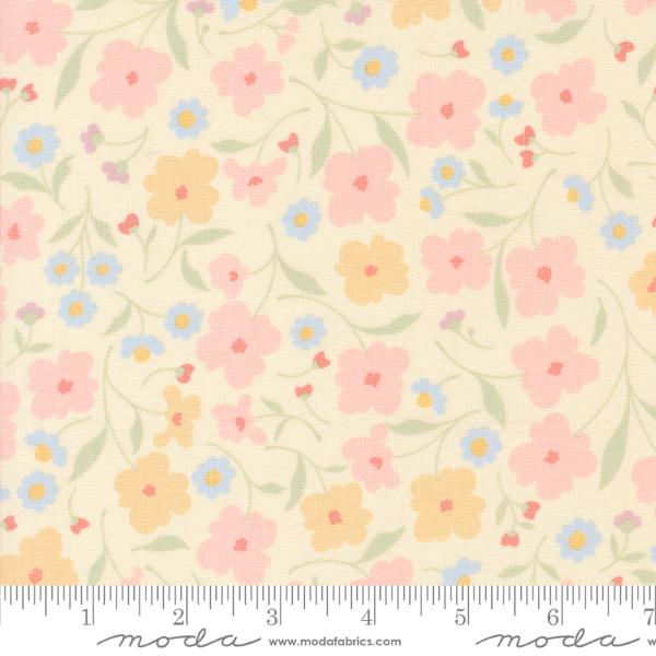 Cottage Charm - Soft Yellow Wallpaper
